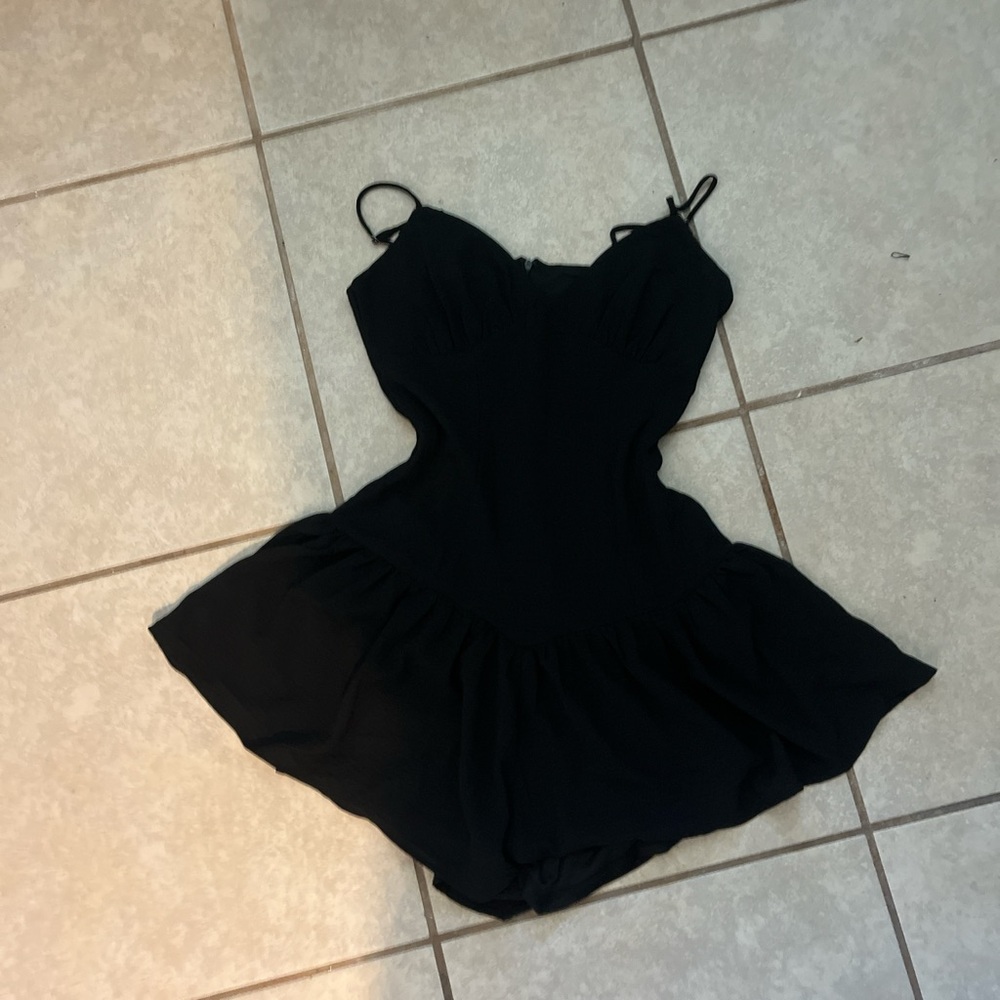 Black Sleeveless Dress